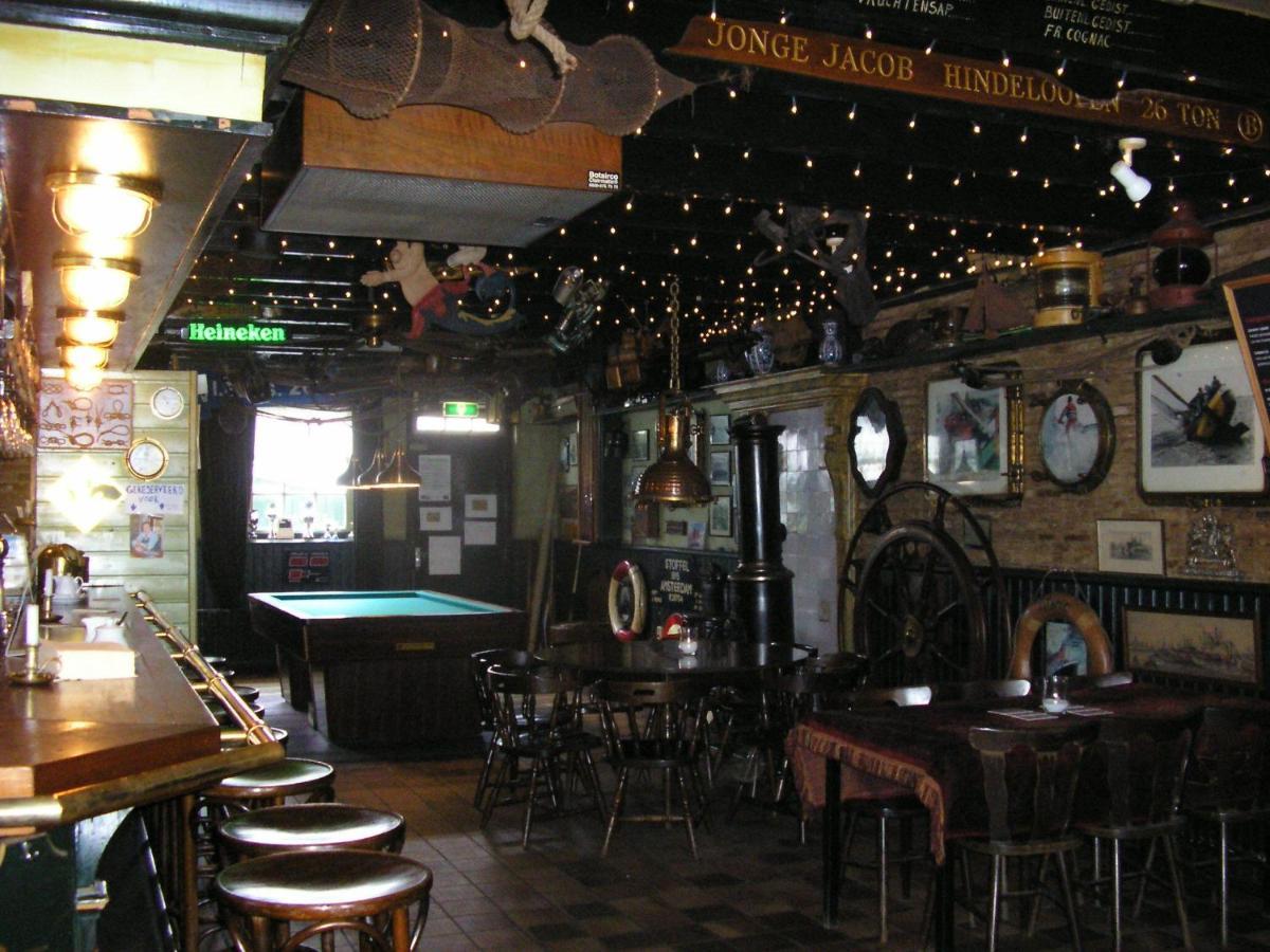 Hotel De Stadsboerderij/ Eetcafe De Brabander Hindeloopen Exteriör bild