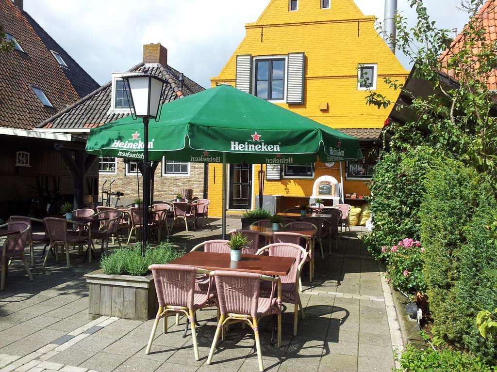Hotel De Stadsboerderij/ Eetcafe De Brabander Hindeloopen Exteriör bild