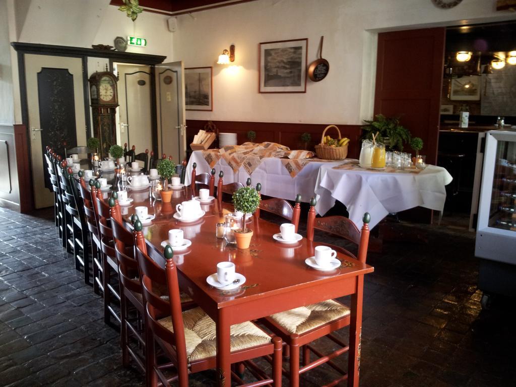 Hotel De Stadsboerderij/ Eetcafe De Brabander Hindeloopen Exteriör bild