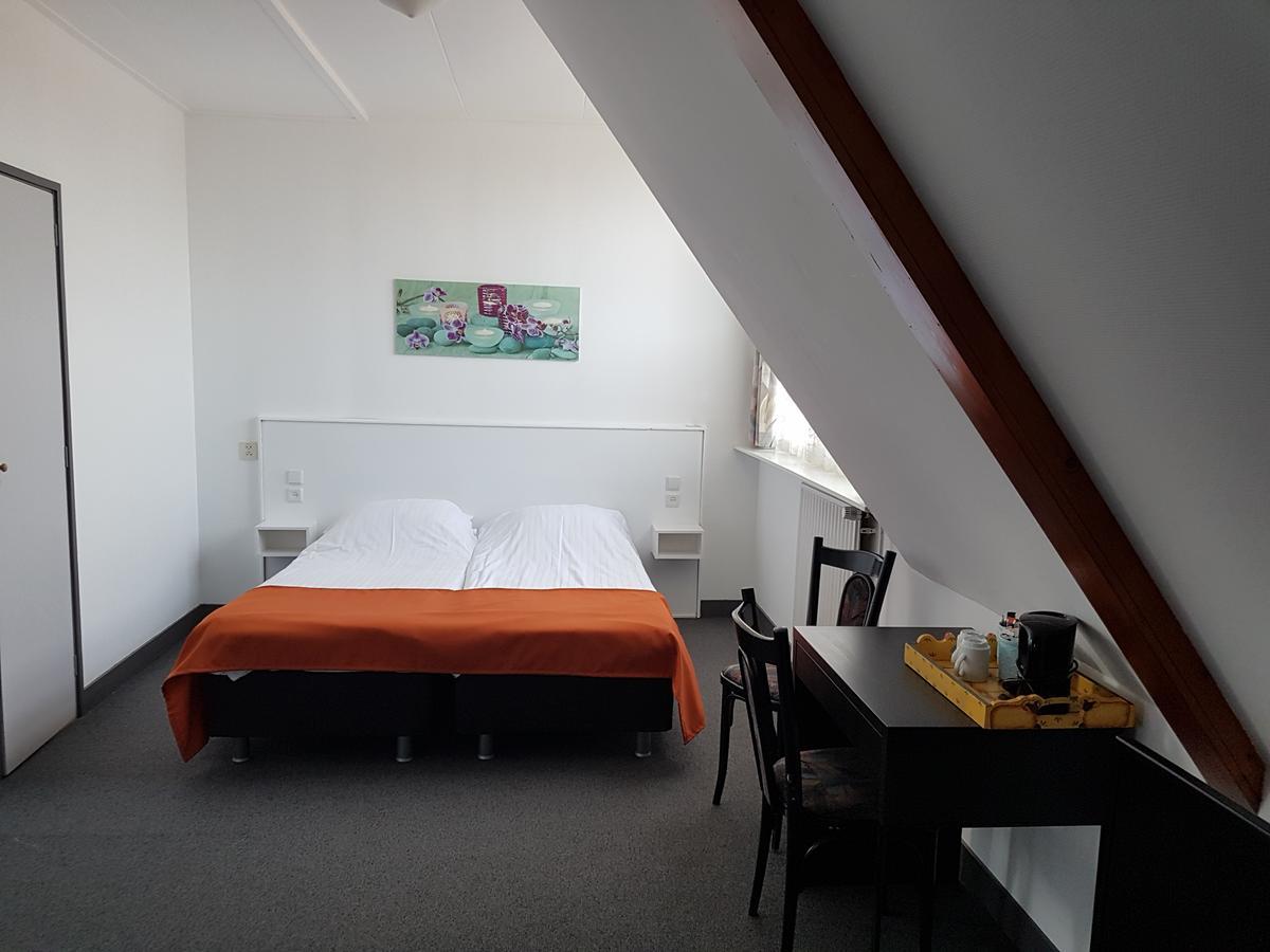Hotel De Stadsboerderij/ Eetcafe De Brabander Hindeloopen Exteriör bild